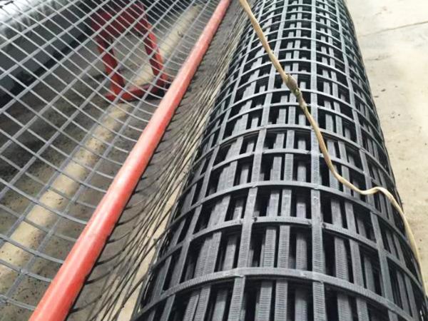 雙向塑料土工格柵與鋼塑土工格柵的比較與應用